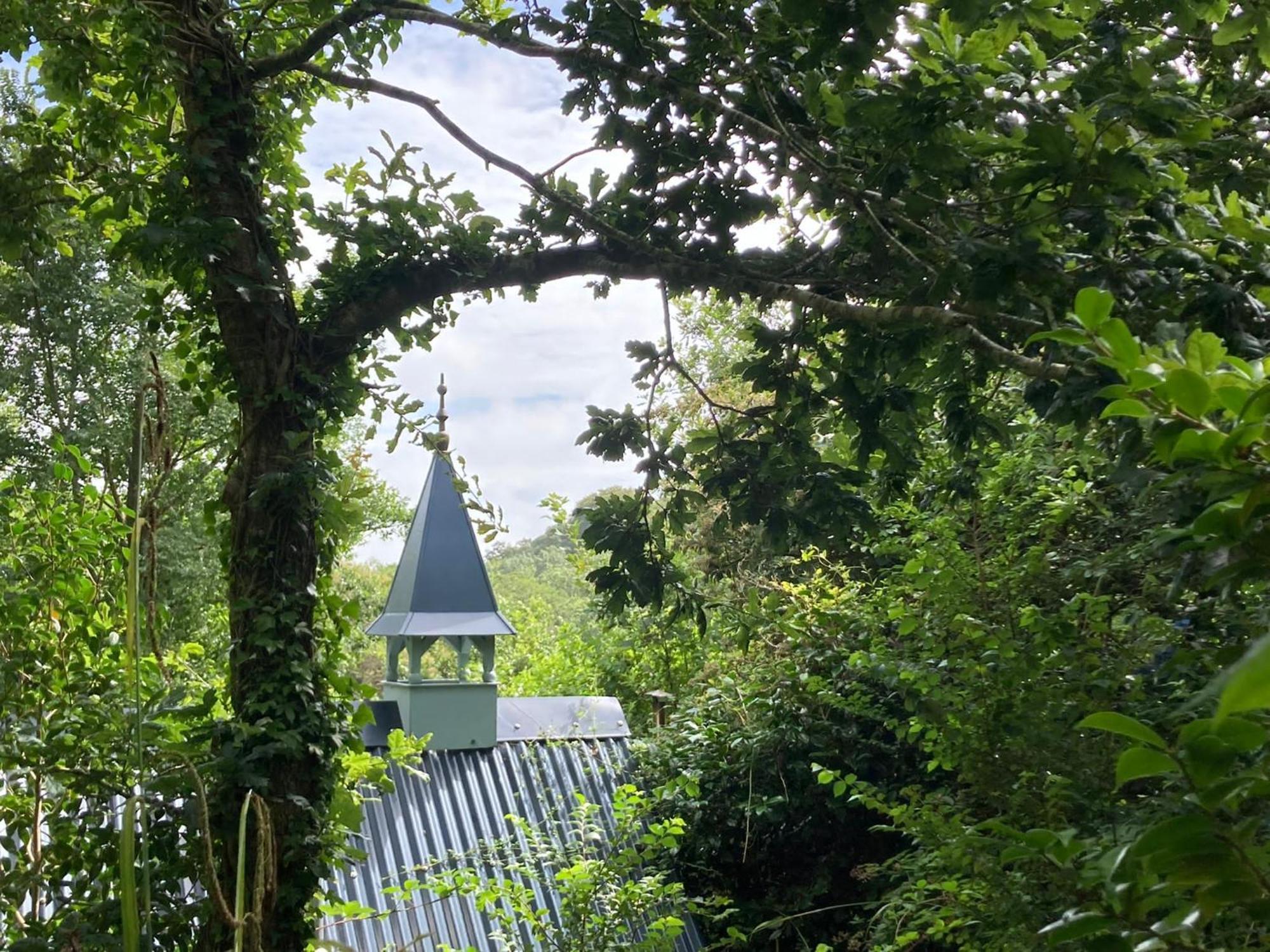 Enchanting Hand Painted Tabernacle With Hot Tub *